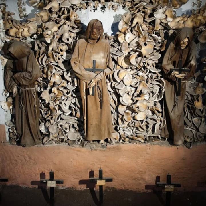 ﻿Guided tour of the Crypt of the Capuchin Friars