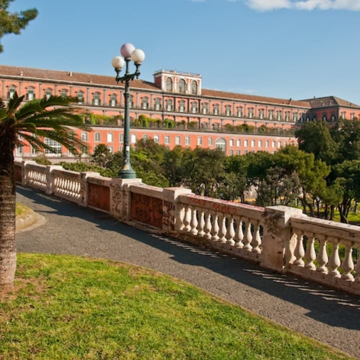 Ingresso al Palazzo Reale di Napoli con cartolina Pemcards