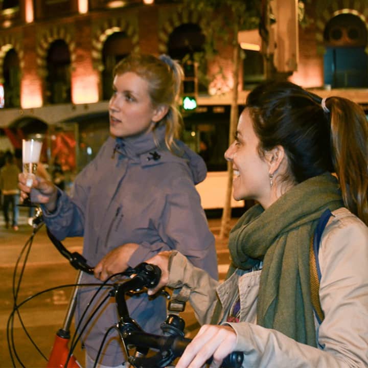 Barcelona Night Bike Tour con tapas y cava