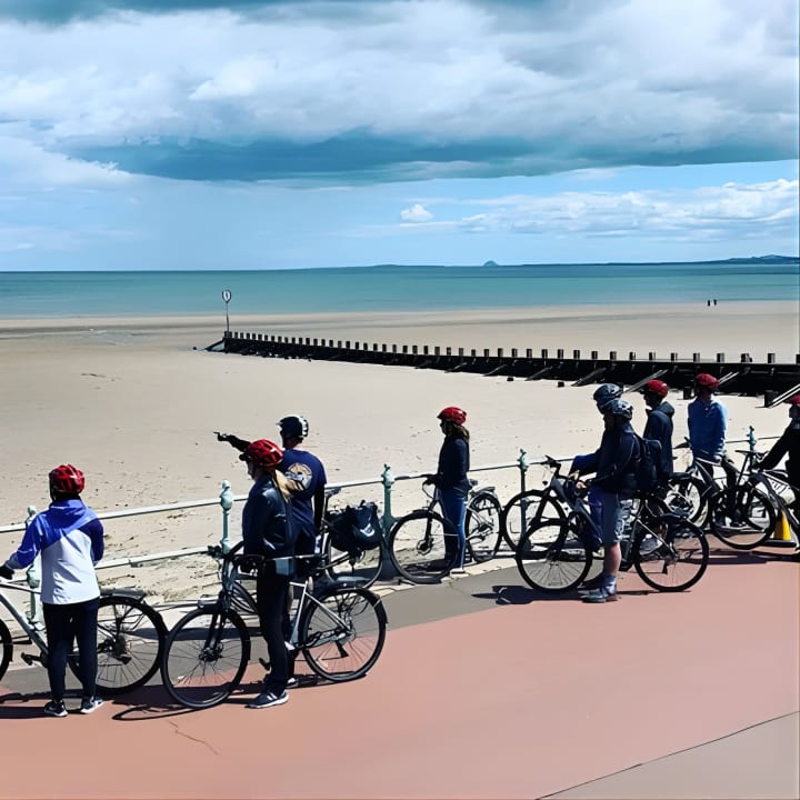 Edinburgh City Small-Group Bike Tour - Choice of E-Bike or Manual