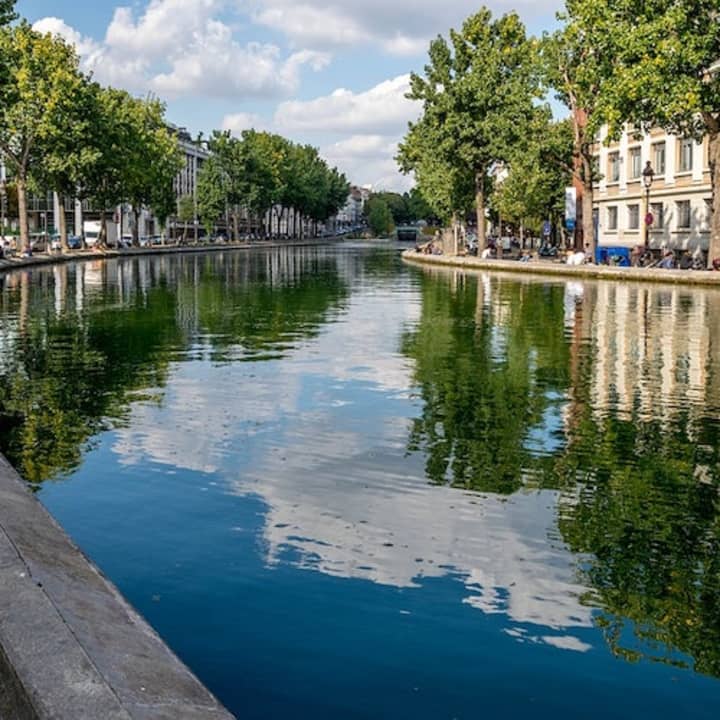 Croisière guidée sur le canal Saint-Martin du musée d'Orsay au parc de la Villette