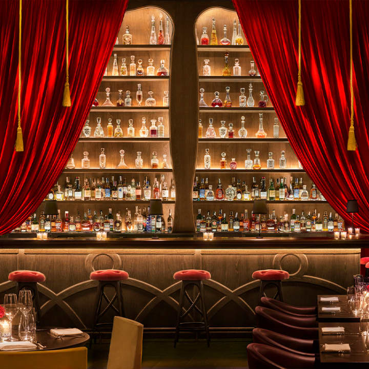 Cena de aperitivos nocturnos y cóctel de autor en The Barcelona EDITION