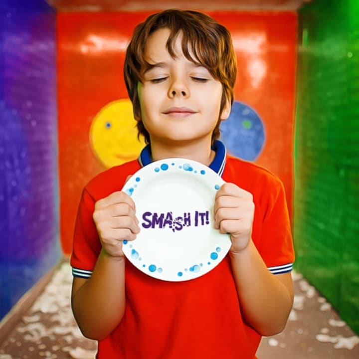 Smash It! at the Museum of 3D Illusions