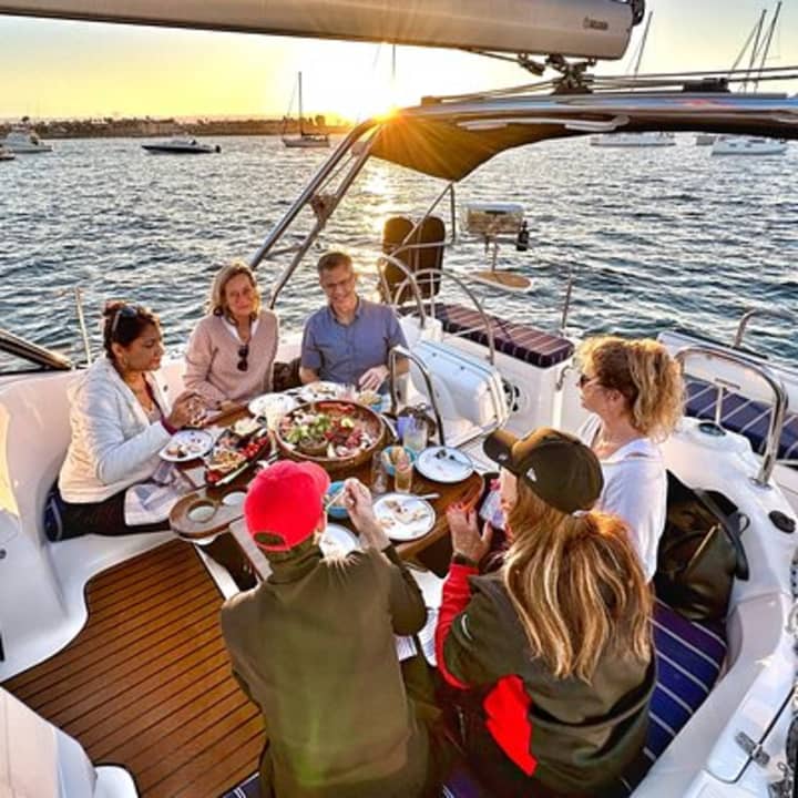 Private Luxurious Sailing Cruise in San Diego Bay