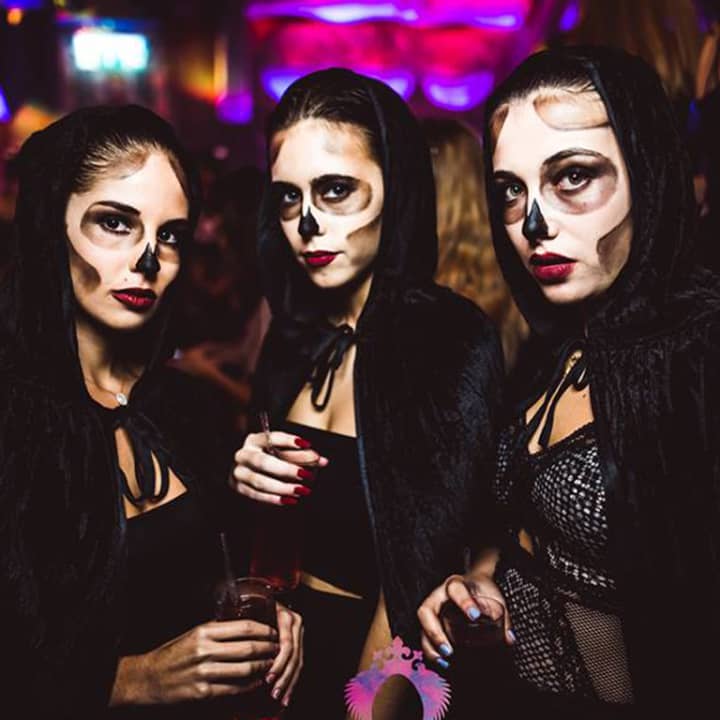 ﻿Fiesta de disfraces de Halloween en el Taj Lounge de Nueva York