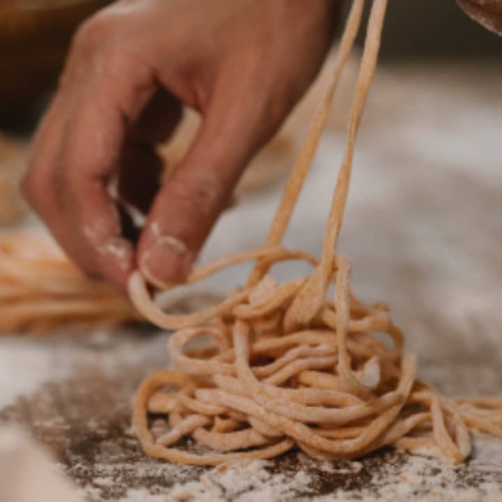 ﻿Noche de cita italiana: Pasta fresca hecha a mano