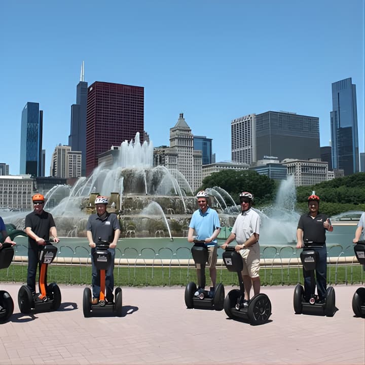 ﻿Recorrido en Segway para Grupos Pequeños por el Paseo Marítimo y el Campus de los Museos de Chicago