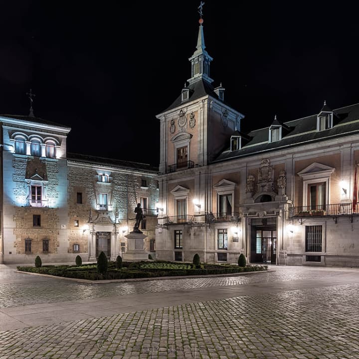﻿Enchanted Madrid: guided night tour of the city