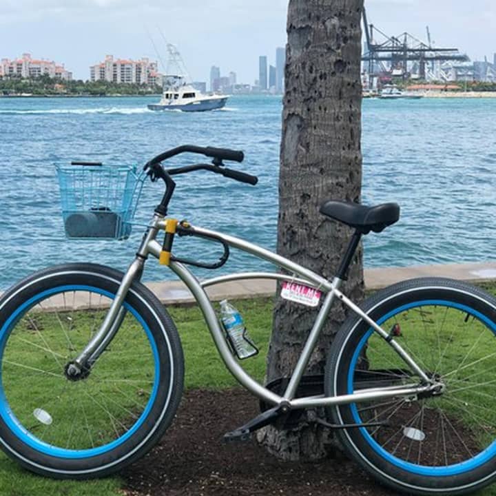 ﻿Fat Tire Beach Rider Alquiler de bicicletas