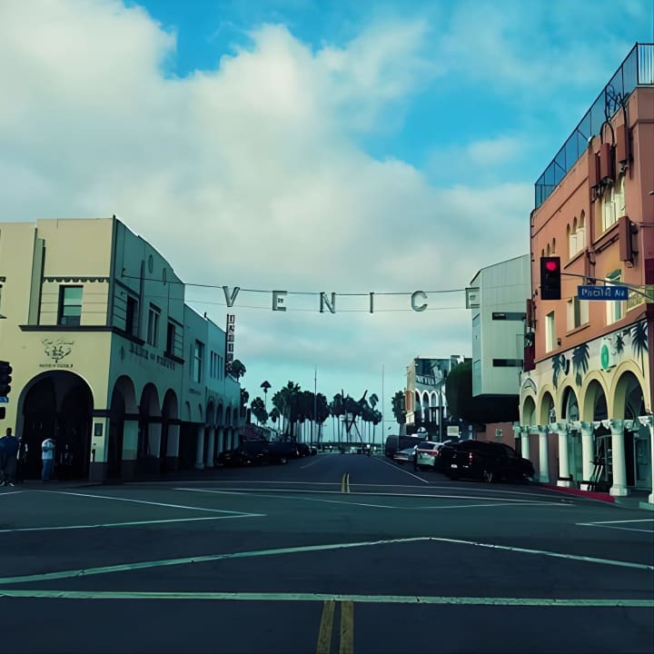 Venice Vibrations Public Bike Tour Experience