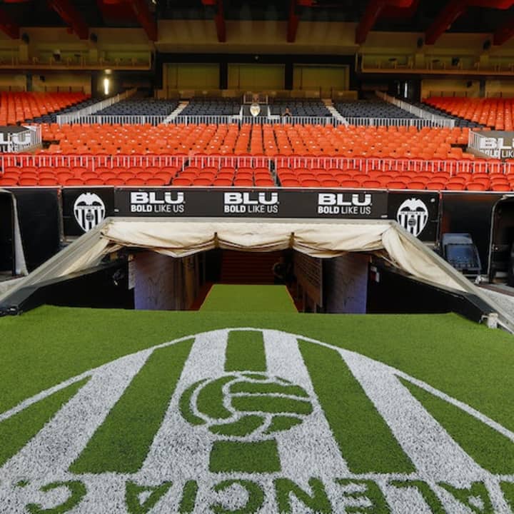 ﻿Guided tour of the Mestalla Stadium