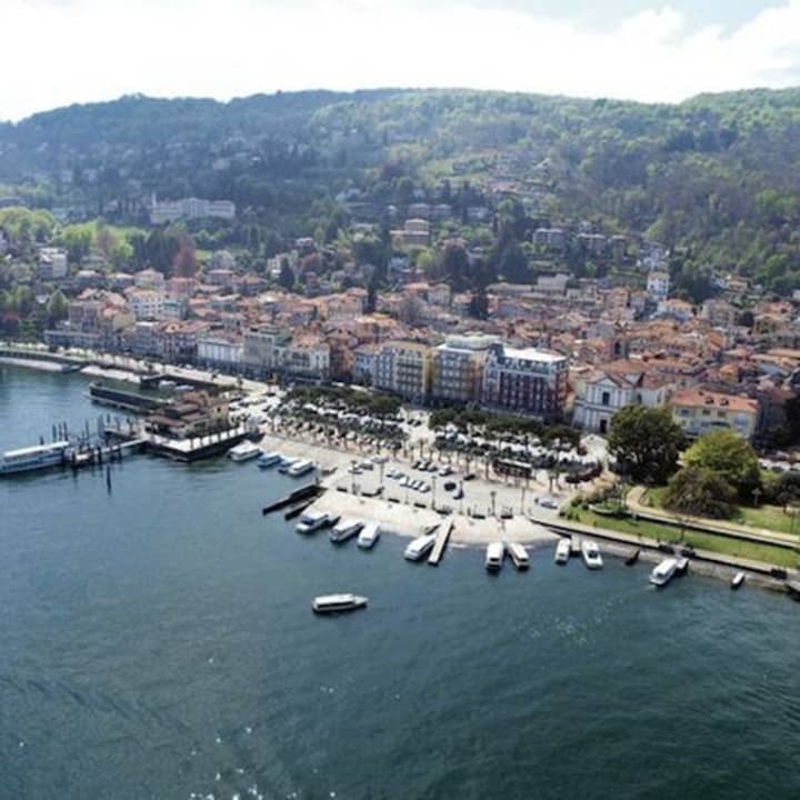 ﻿Lake Maggiore and Borromean Islands: Hop-on Hop-off Ferry Tour
