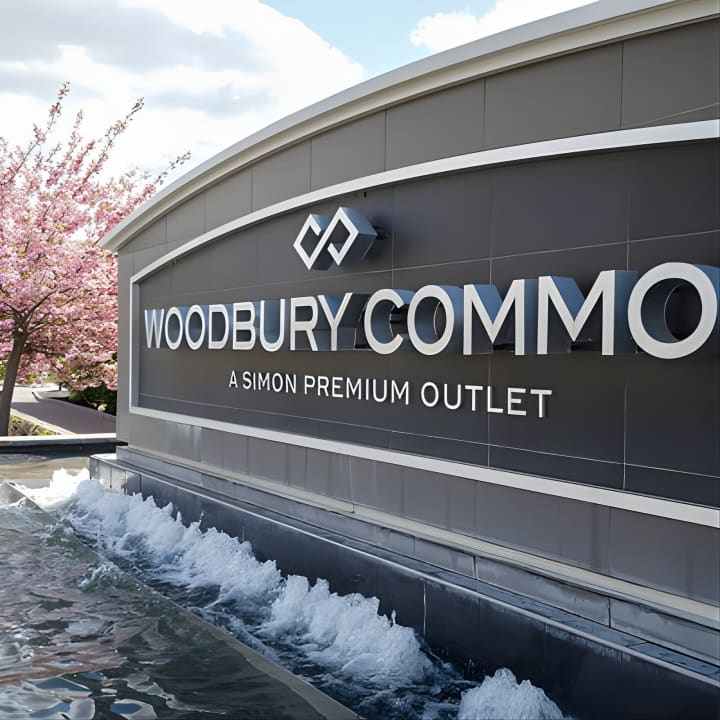 Recorrido de compras por Woodbury Common Premium Outlets desde Midtown