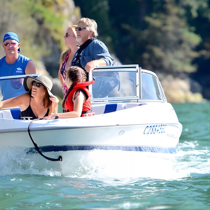 2 Hour Chartered Boat Tour from Deep Cove North Vancouver 