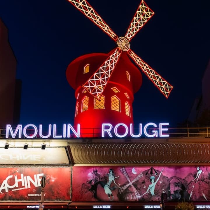Paris : Tour de ville nocturne en bus + spectacle du Moulin Rouge