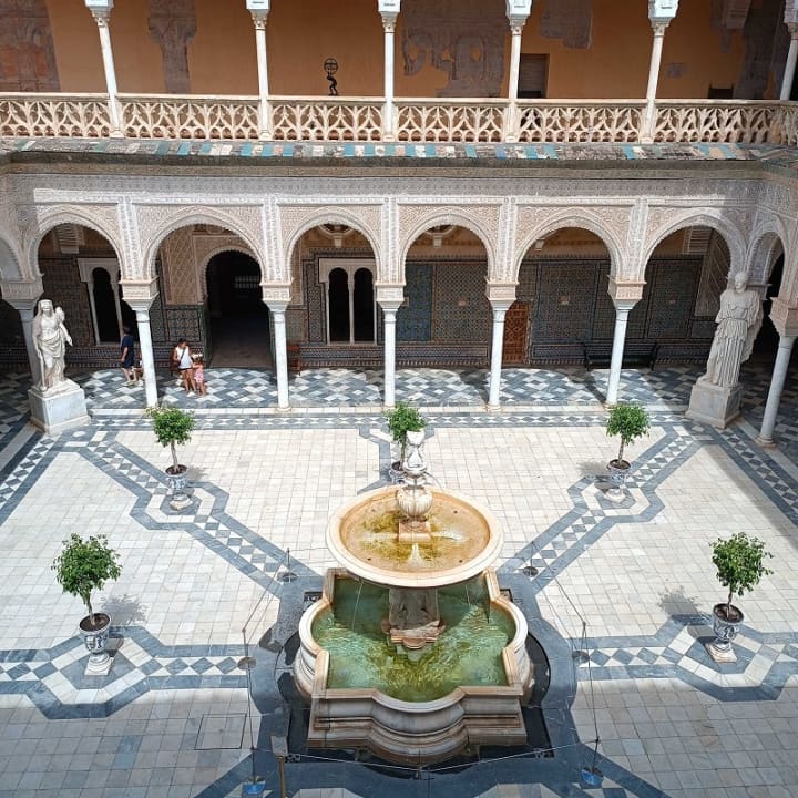 ﻿Guided tour of the Casa de Pilatos in Seville