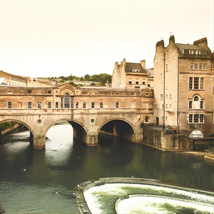 Bath, Avebury and Lacock Village Small-Group Day Tour from London