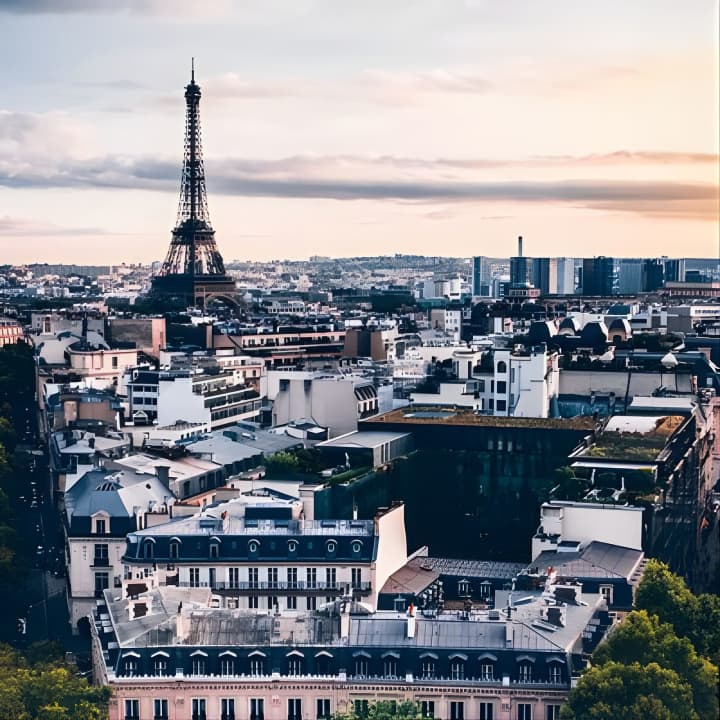 Paris Walking Tours: Discover Paris' Iconic Sites and Secret Spots