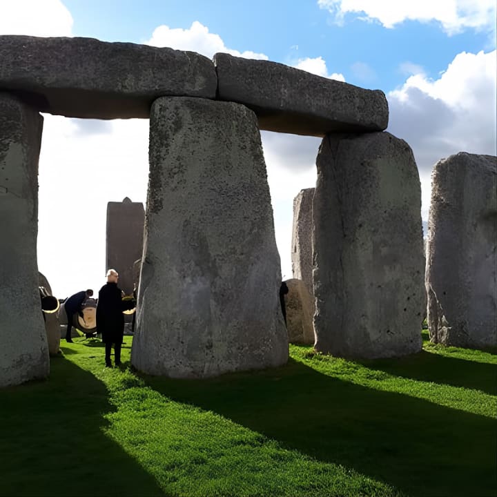 Inner Circle Access of Stonehenge including Bath and Lacock Day Tour from London