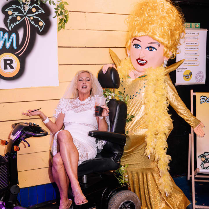 KARAOKE hosted by Licky Vicky