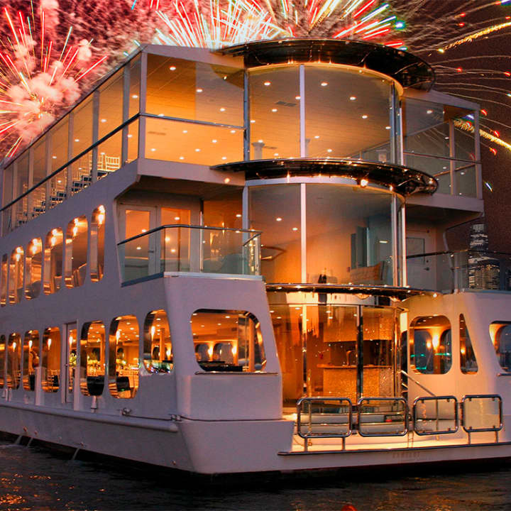 July 4th Dinner Cruise with Live Music and Open Bar