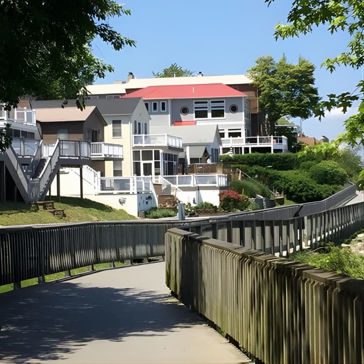 Chesapeake Beach Guided Walking Tour - The Cliffs