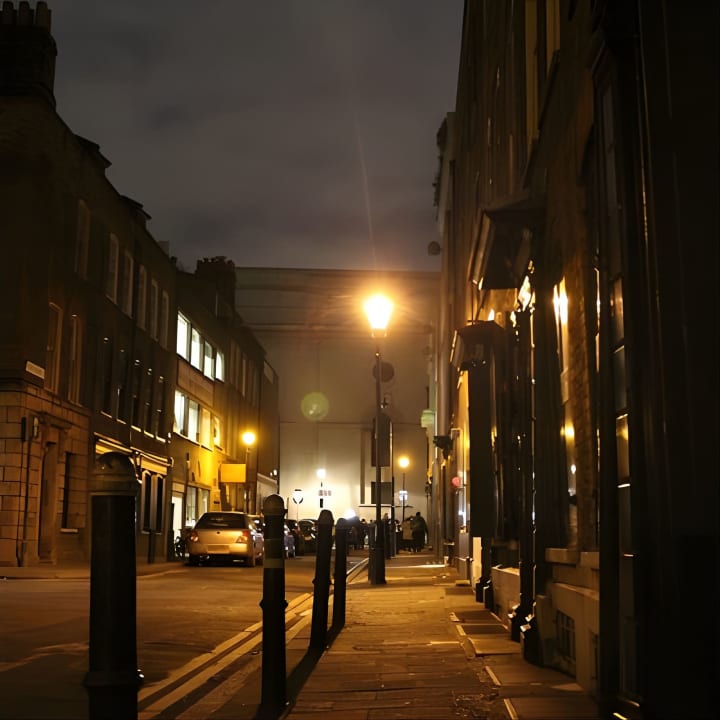 2-Hour Jack the Ripper Guided Walking Tour in Whitechapel, London