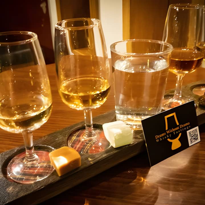 Afternoon Whisky Tasting in a Traditional Edinburgh Bar