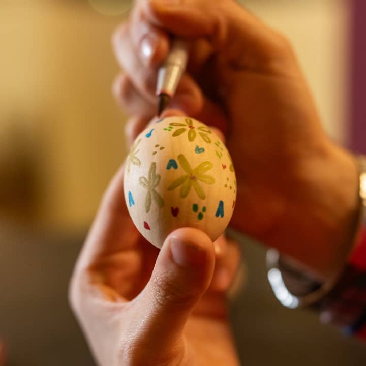 ﻿Easter egg decorating workshop with Joel Miñana at El Palace Barcelona