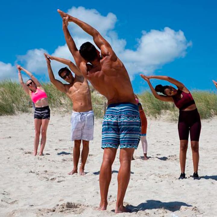﻿Experiencia de yoga en la playa en South Beach