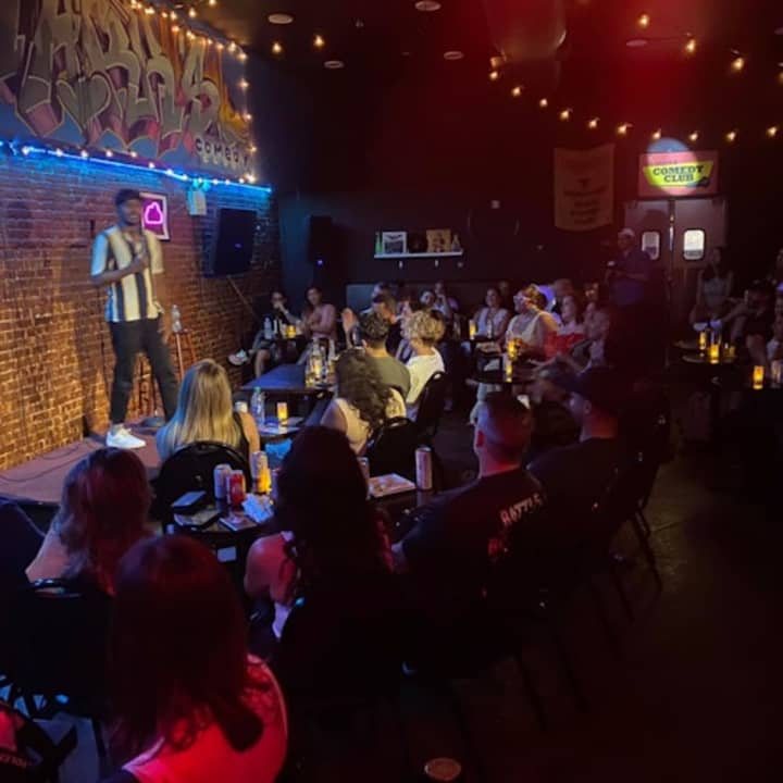 Open Mic Nights in New York Best StandUp Comedy 2023 Fever