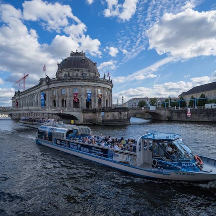 Berlin: 1-stündige historische Stadtrundfahrt ab Nikolaiviertel