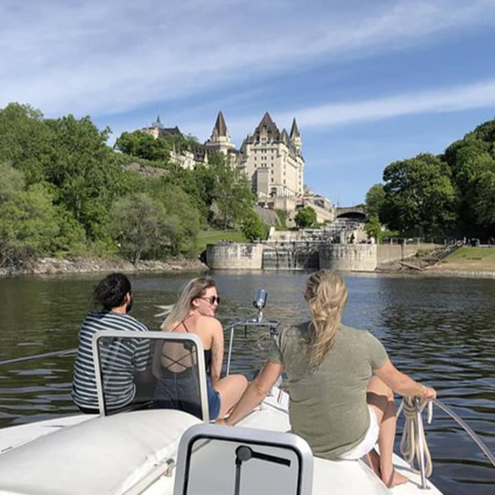 Balade en yacht privé sur la rivière des Outaouais