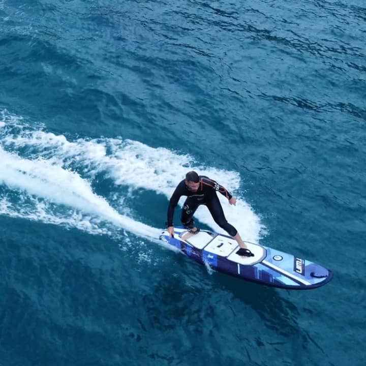 ﻿Surfing along the Costa Brava with electric boards