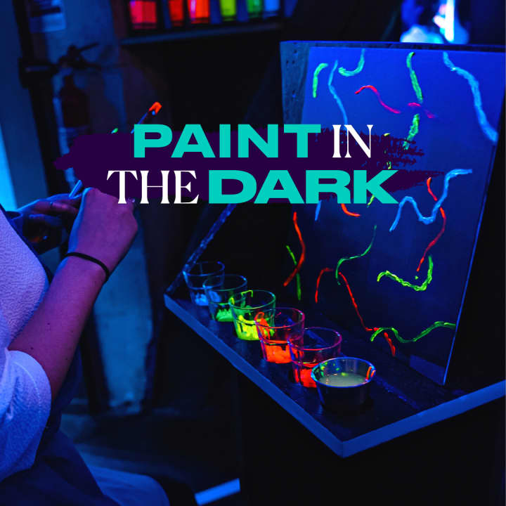 Paint in the Dark: Workshop de Pintura e Drinks no Escuro!
