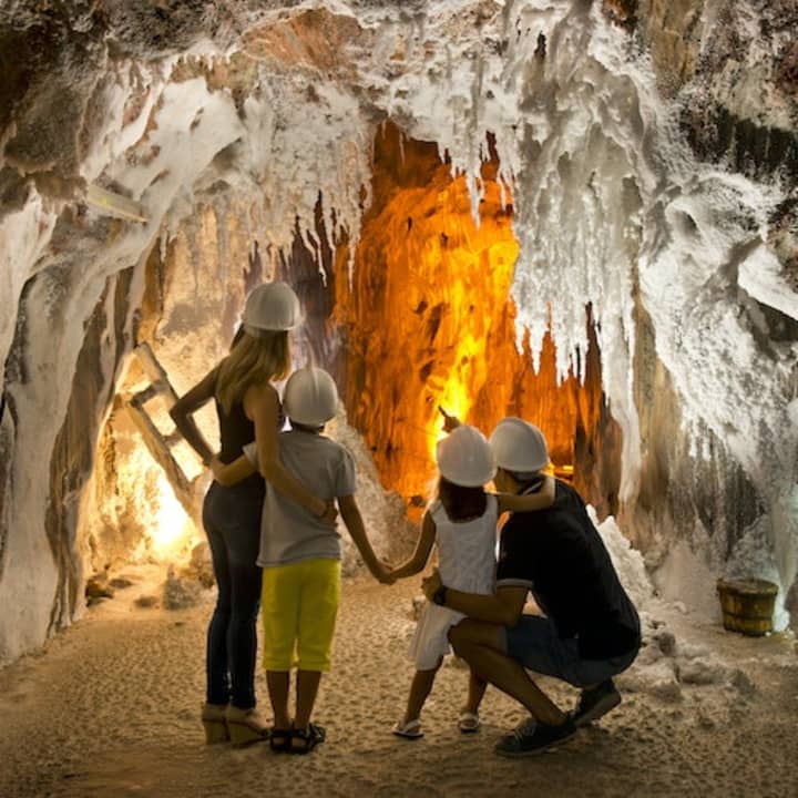 ﻿Guided visit to the Salt Mountain of Cardona