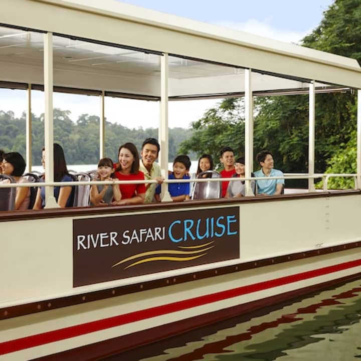 Singapore River Safari: Entrance + Roundtrip Transfer