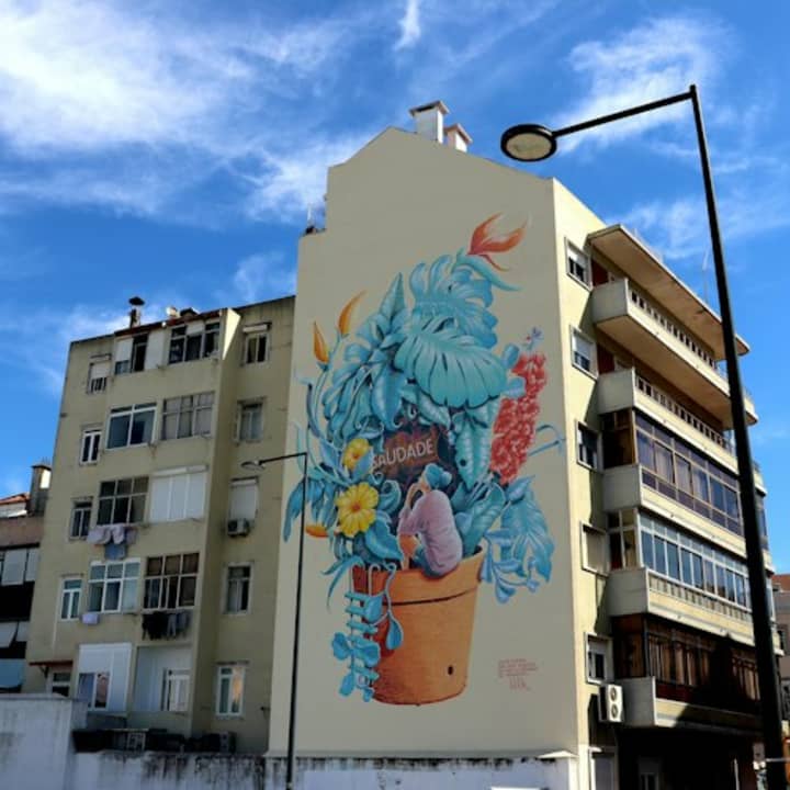﻿Urban art walk in Lisbon