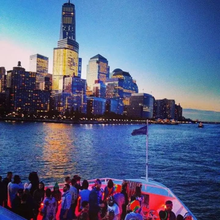 ﻿Crucero Latin Vibes NYC Yacht Party