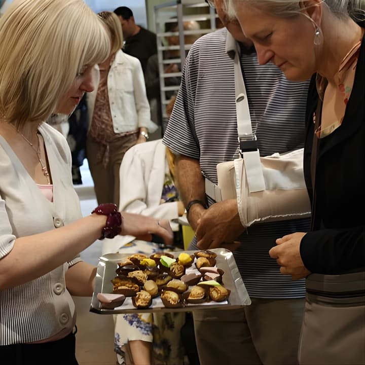 Small Group Tour - Paris Sweet Tooth Stroll