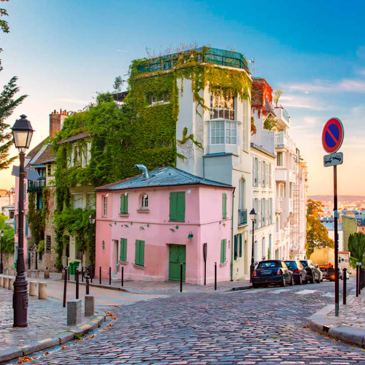 ﻿Lovers of Paris: Exploring Montmartre as a couple
