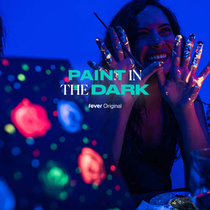 Paint in the Dark: Workshop de Pintura e Drinks no Escuro no Teatro da Rotina