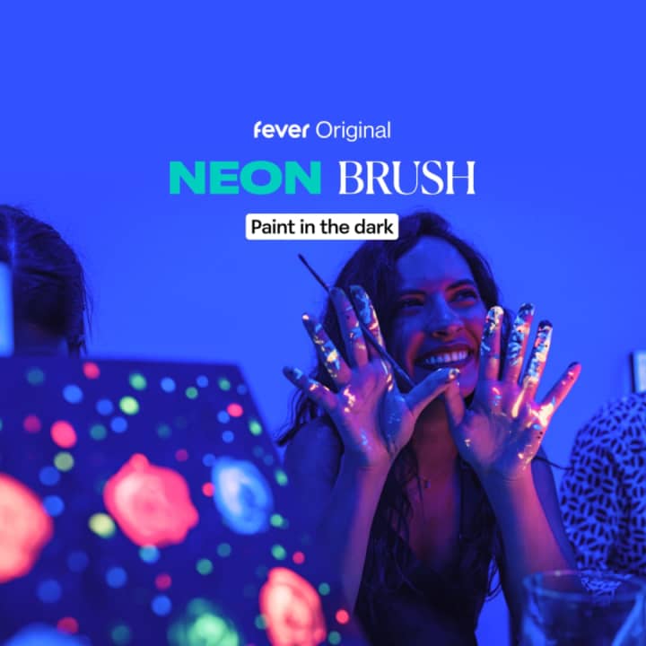 Neon Brush Milano: Laboratorio di pittura al buio con drink al Giardino Blu
