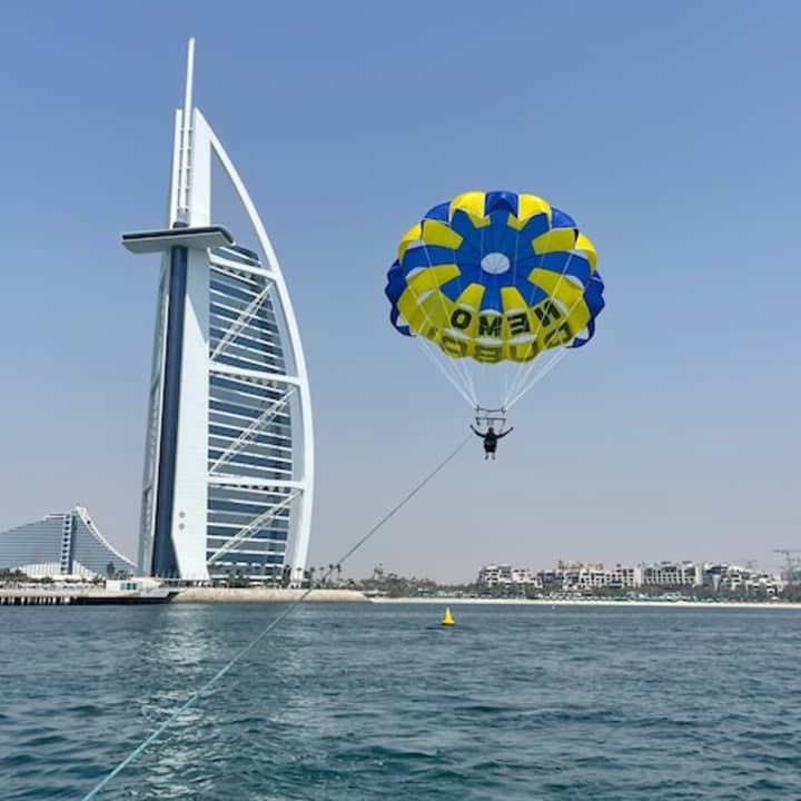 Dubai Parasailing: Experience with Burj Al Arab Sights