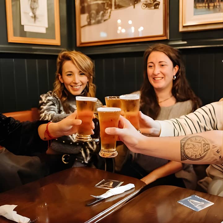 Pubs, Pints & History: Beer & Whiskey Dublin Walking Tour 