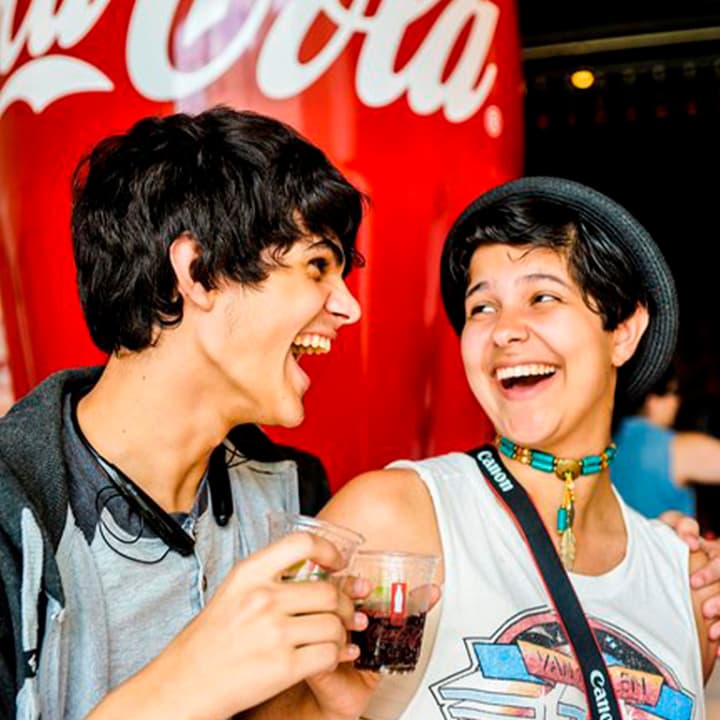 ﻿Sáltate la línea: Entrada al Mundo de Coca-Cola