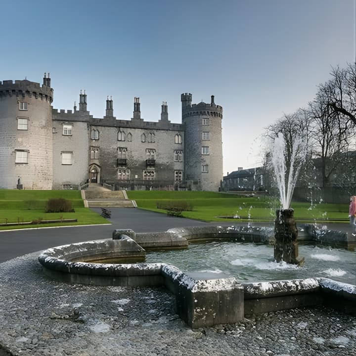 Dublin to Kilkenny Castle and House Of Waterford Crystal Day Tour
