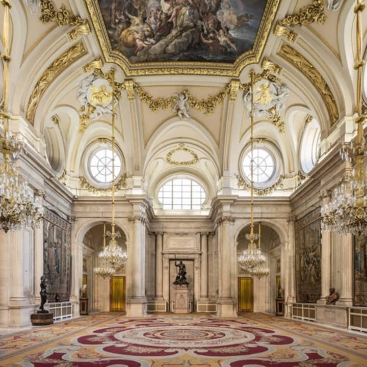 ﻿Royal Palace of Madrid: quick access with optional audio guide
