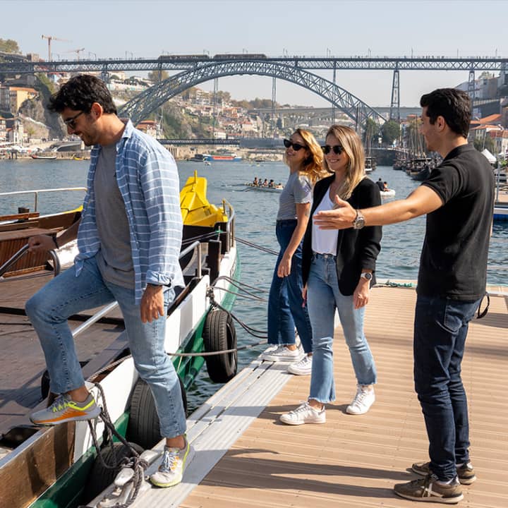 ﻿Porto Livraria Lello tour, cable car ride and Douro River cruise