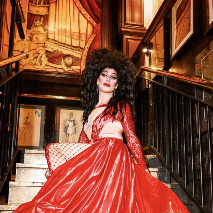 Drag Queen Power Ballads with Vanity von Glow